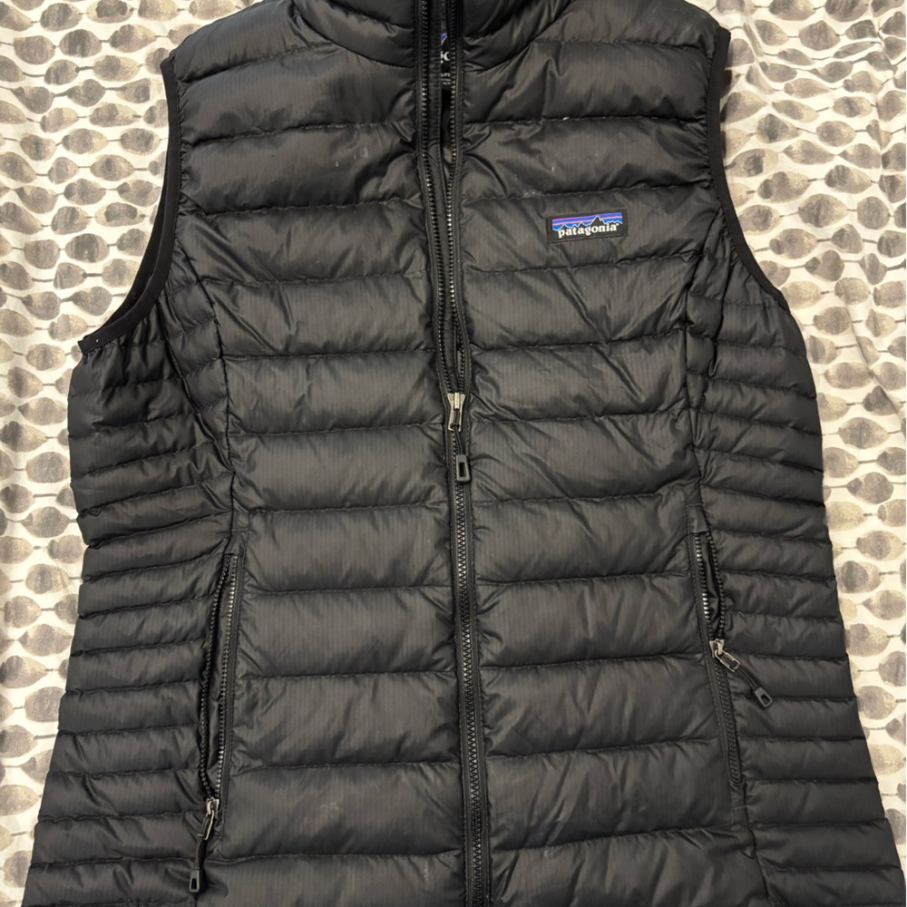 Women’s medium Patagonia black down sweater puffer vest
